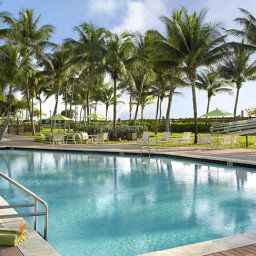 Pool Holiday Inn MIAMI BEACH-OCEANFRONT Fotos