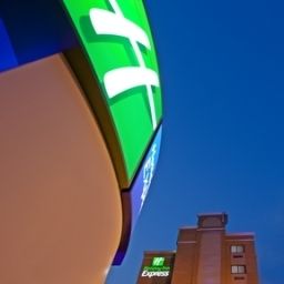 Vista esterna Holiday Inn Express LAGUARDIA ARPT Fotos