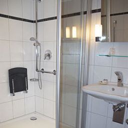 Salle de bains Rheinterrassen Kaebe Fotos