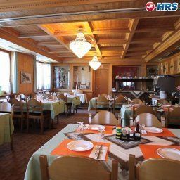 Salle du petit-déjeuner située dans le restaurant Sternen Fotos