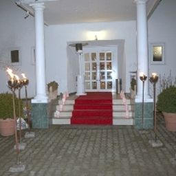 Widok zewnętrzny Weisser Schwan Fotos