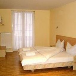 Zimmer Budapester Hof Fotos