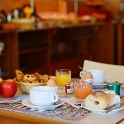Buffet Kyriad - Nimes Ouest Fotos