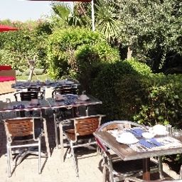 Terrasse Kyriad - Nimes Ouest Fotos