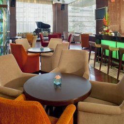 Бар Holiday Inn BANGKOK SILOM Fotos