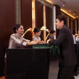 Холл Holiday Inn BANGKOK SILOM Fotos
