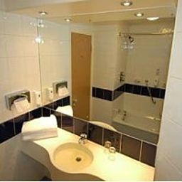Bathroom Days Inn Donnington Welcome Break Service Area Fotos