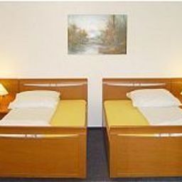 Zimmer Marjani Fotos