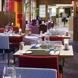 Salle du petit-déjeuner située dans le restaurant Novotel Bristol Centre Fotos