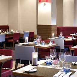 Salle du petit-déjeuner située dans le restaurant Novotel Bristol Centre Fotos