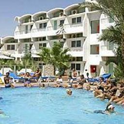 Piscina Triton Empire Beach Fotos