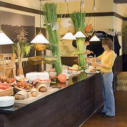 Salle du petit-déjeuner située dans le restaurant ibis Winterthur City Fotos