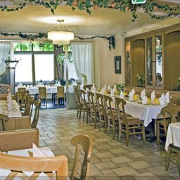Salle du petit-déjeuner située dans le restaurant Payerbacherhof Fotos