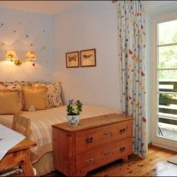 Chambre Ferienwohnungen und Zimmer Pension Fotos