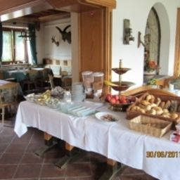 Buffet Kleinmünchen Garni Fotos