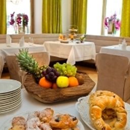 Зал для завтрака Iris Porsche Mondsee Hideaway Fotos