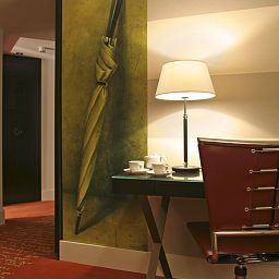 Vista all'interno Park Plaza Riverbank London Fotos