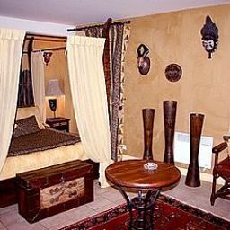 Номер Hostellerie du Prieure Logis Fotos