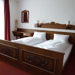 Room with terrace Mundaun's Fotos