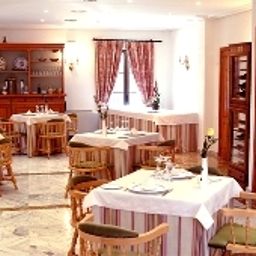 Breakfast room within restaurant Abetos del Maestre Escuela Fotos