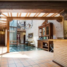 Puerta Bisagra Hostal Toledo