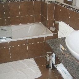 Camera da bagno Aux Chants des Oiseaux Fotos