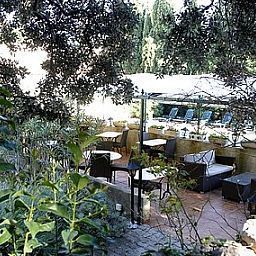 Terrace Les Cedres Logis Fotos