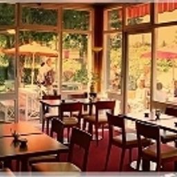 Salle du petit-déjeuner Halthotel Fotos
