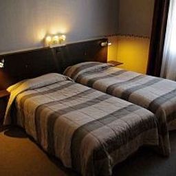 Chambre P'tit Dej-HOTEL Saintes Fotos