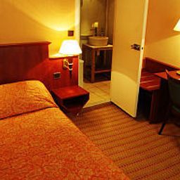 Vista interior Timhotel Paris Gare de l'Est (Ex A La Villa Saint Martin) Fotos