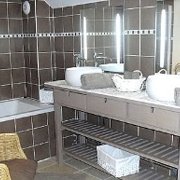 Salle de bains de la Chapelle Logis Fotos