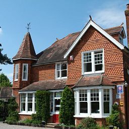 Lawn Guest House Horley