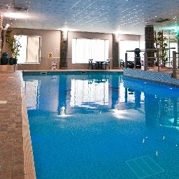 Basen Suites Knowsley Fotos