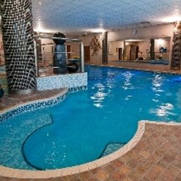 Basen Suites Knowsley Fotos