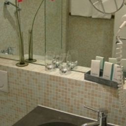 Bathroom Zur Alten Brücke Fotos