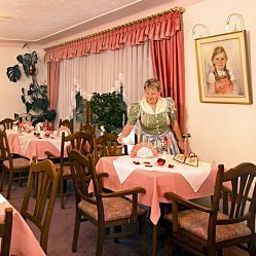 Salle du petit-déjeuner située dans le restaurant Cebulj Fotos