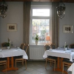 Salle du petit-déjeuner située dans le restaurant Loen mit Bistro Uferlos Fotos
