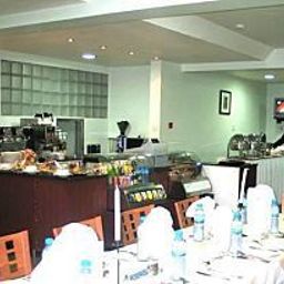 Зал для завтрака Arusha Crown Hotel Fotos
