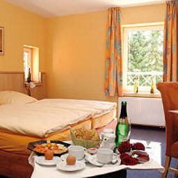Room Schnittker Fotos