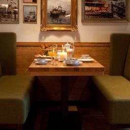 Salle du petit-déjeuner Inselhotel Kröger Fotos