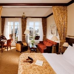 Zimmer mit Terrasse Yachthafenresidenz Hohe Düne Fotos