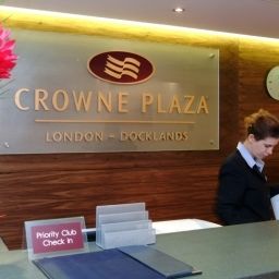 Холл Crowne Plaza LONDON DOCKLANDS Fotos