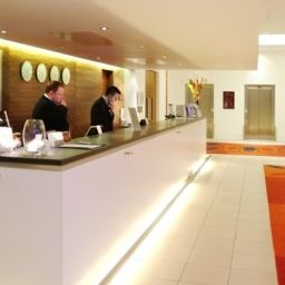 Холл Crowne Plaza LONDON DOCKLANDS Fotos