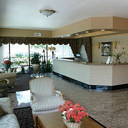 Hall Tarzana Inn Fotos