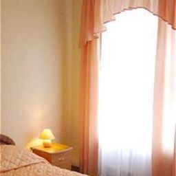 Habitación Nevsky Inn Bed and Breakfast Fotos