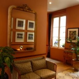 Hall Relais Saint Sulpice Symboles de France Fotos