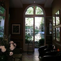 Hall Relais Saint Sulpice Symboles de France Fotos