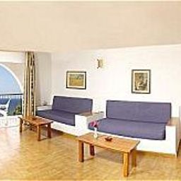 Vue intérieure Puerto Cala Vadell Apartamentos Fotos