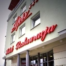Widok zewnętrzny Apis Fotos