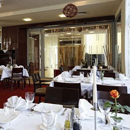 Sala śniadaniowa w restauracji Apis Fotos